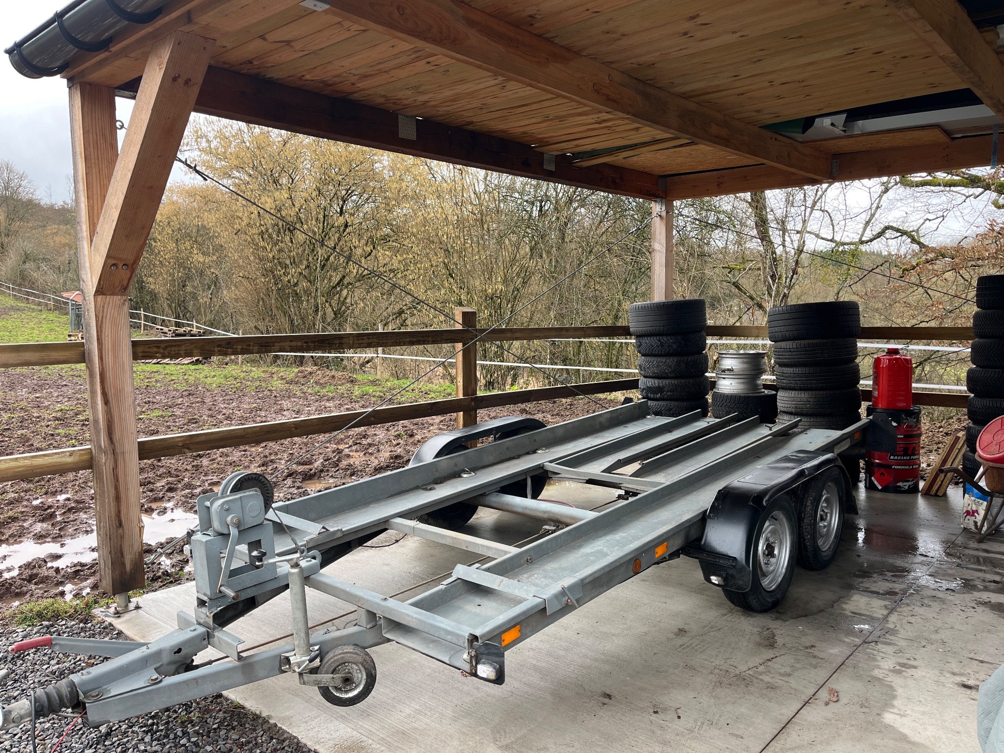 Remorque plateau vendu merci Sendrogne